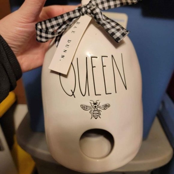 Rae Dunn Other - Rae dunn queen bee birdhouse